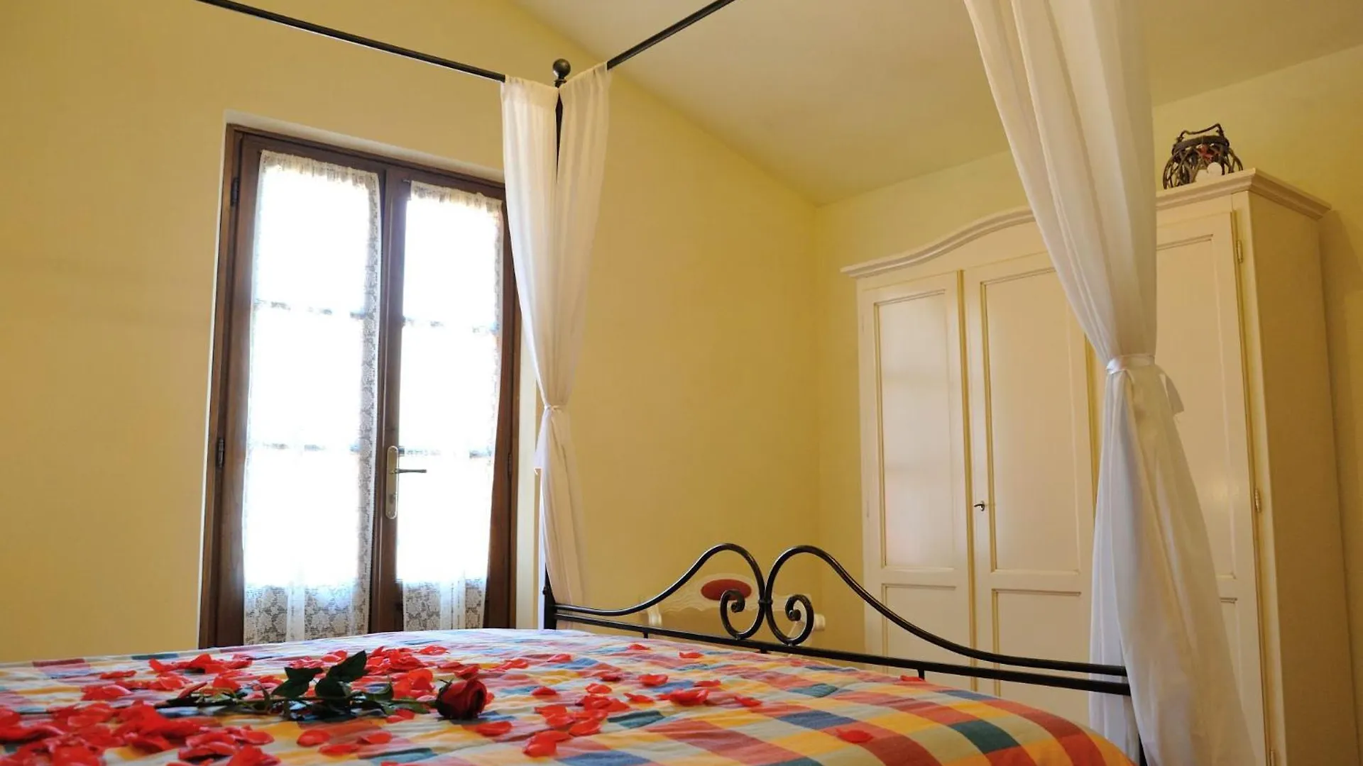 Farm stay Agriturismo Polla Camporgiano Italy