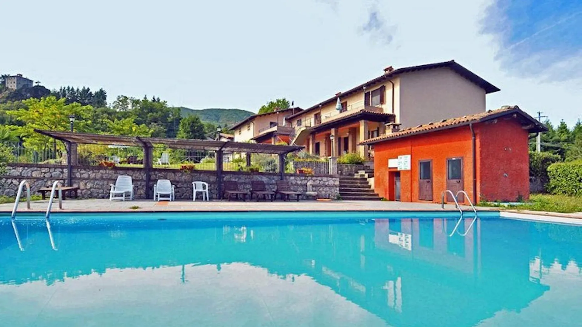 Farm stay Agriturismo Polla Camporgiano Italy